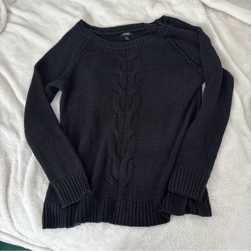 Black cable knit y2k slouchy sweater